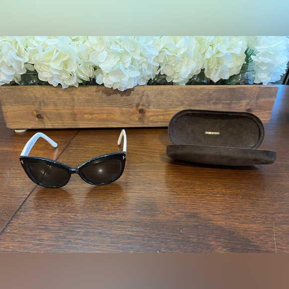 Tom Ford Alistair Sunglasses + case